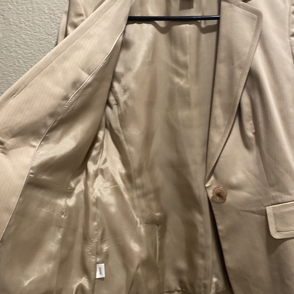 Ann Taylor suit. - Picture 5 of 9